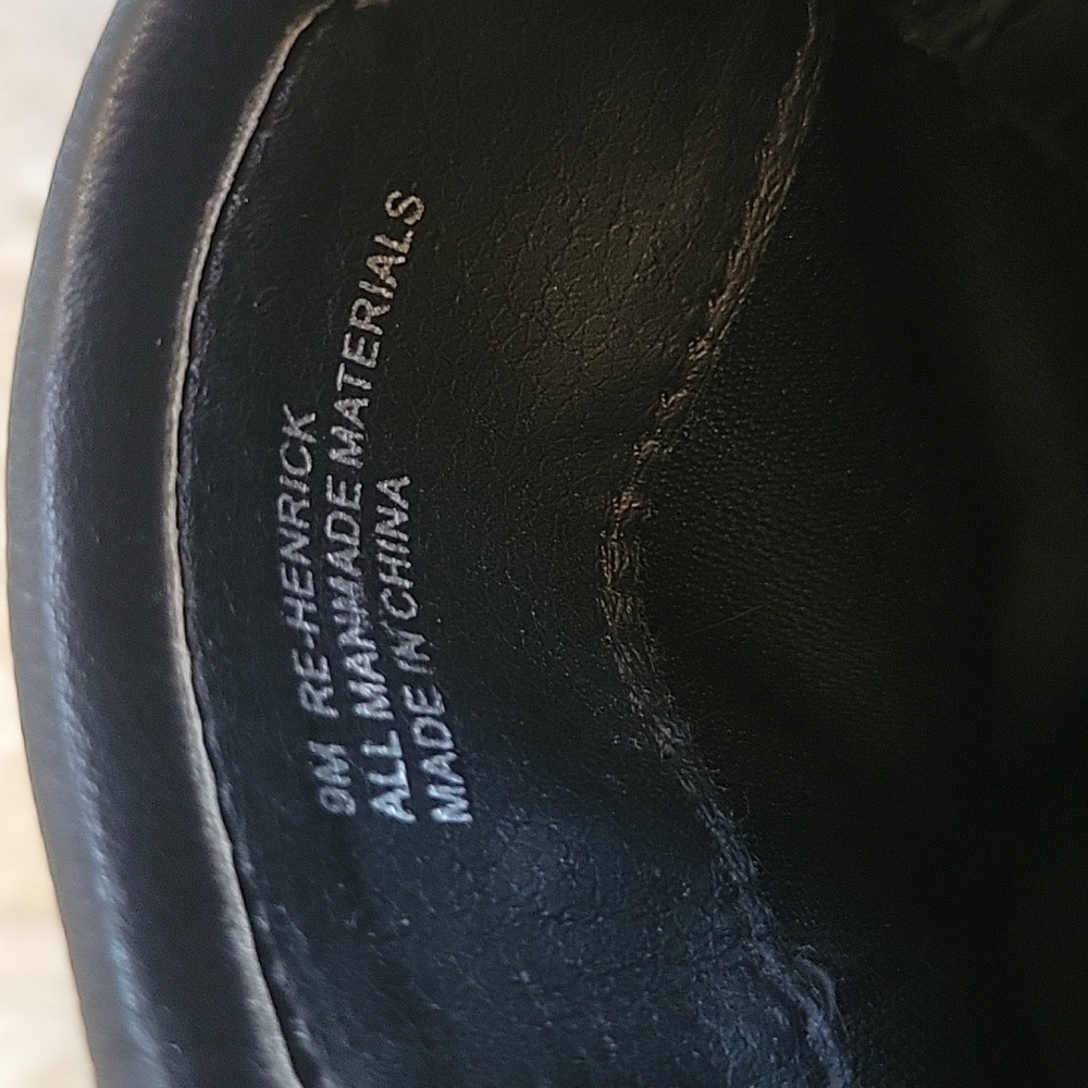 Relativity boots size 9. DARK gray with black staps. - Picture 8 of 8